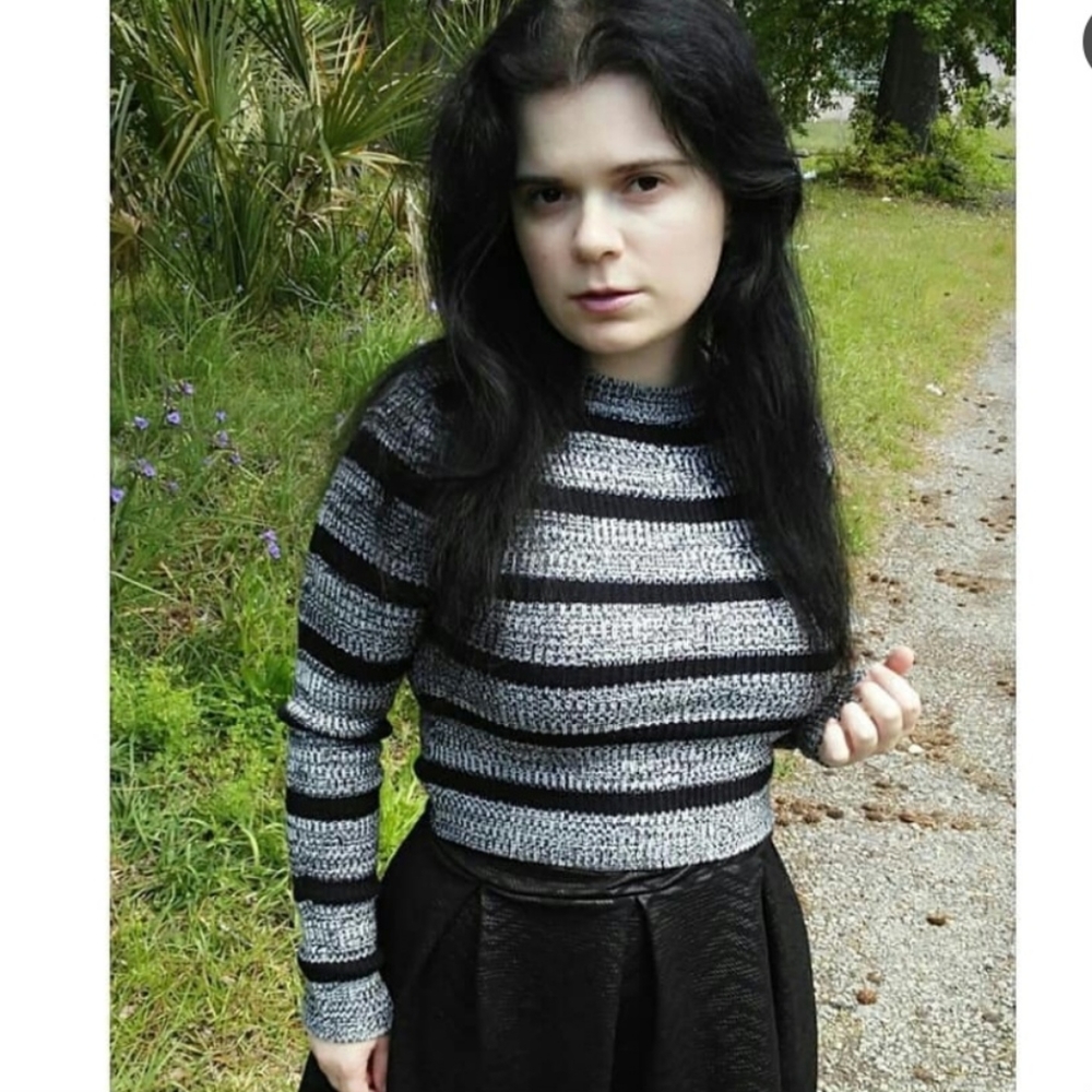 De Rotchild Black and Grey Sweater Crop Top